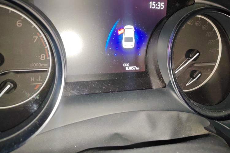 Used Toyota Camry 2019 2.0G Luxury Edition China VI Standard Odometer Close Up