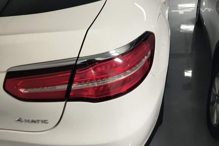 Used Mercedes-Benz GLC Coupe 2017 GLC 200 4MATIC Coupe SUV
