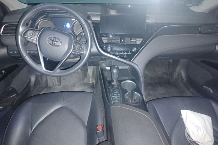 Used Toyota Camry 2021 2.0G Luxury Edition
