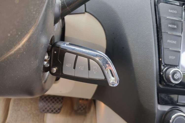 Used Skoda Octavia 2016 1.6L Automatic Smart Drive Edition Vehicle Key