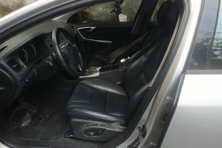 Used Volvo S60 2011 2.0T ZhiShang Version Left Front Seat