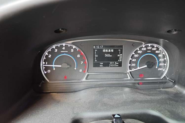 Used JMC Transit 2019 2.8T Commercial Version Short Wheelbase Mid-Roof 3-Seater China VI Standard JX493