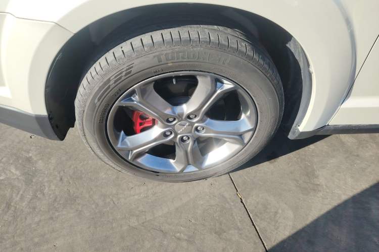 Used Dodge Journey 2016 2.4L Two-Wheel-Drive Touring Edition Left Front Wheel Hub