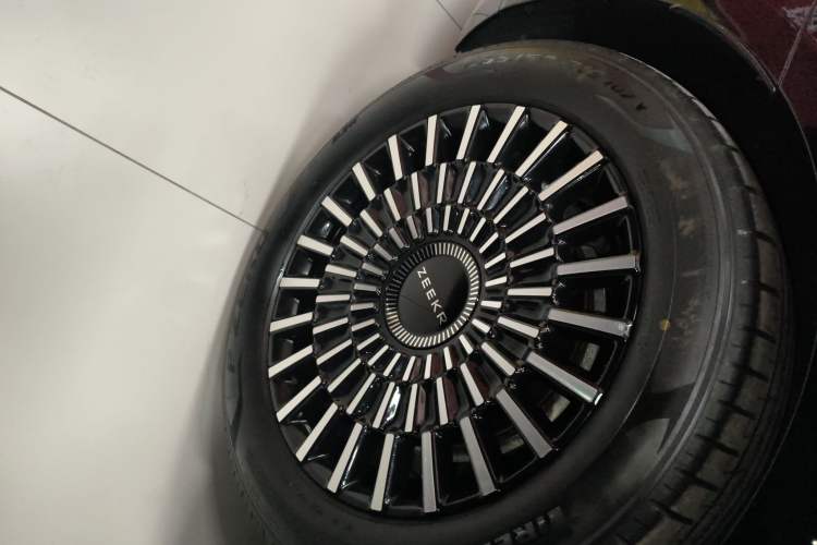 Used Zeekr 009 2024 7-Seater Walk-Through Version Four-Wheel Drive 108 kWh
