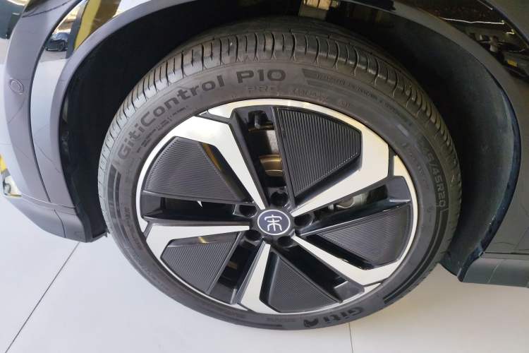 Used BYD Song L EV 2025 Intelligent Driving Version 662 km LiDAR Excellence Edition
