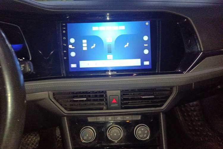 Used Volkswagen Sagitar 2021 280TSI DSG 30th Anniversary Edition Audio And AC Panel