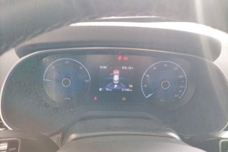 Used Hongqi E-QM5 2022 431 km Charge & Enjoy Edition
