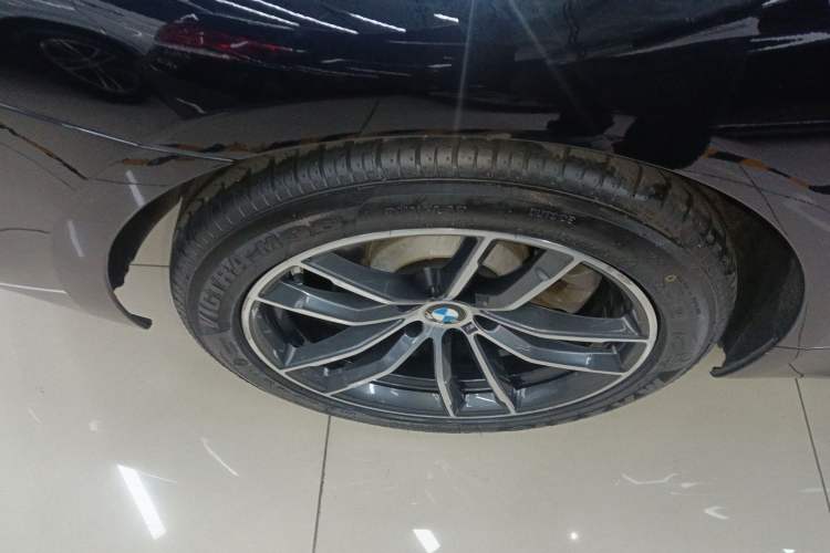 Used BMW 5 Series 2022 Second Facelift 525Li M Sport Package Exterior 5