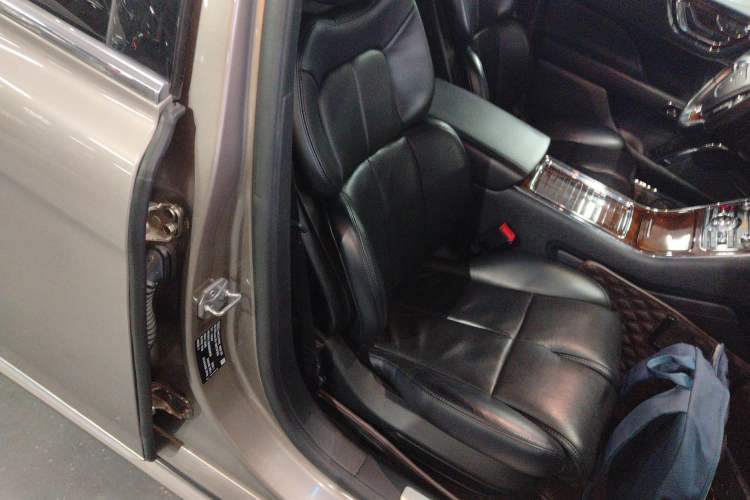 Used Lincoln Continental 2019 2.0T Two-Wheel Drive Luxury Edition China VI Standard
