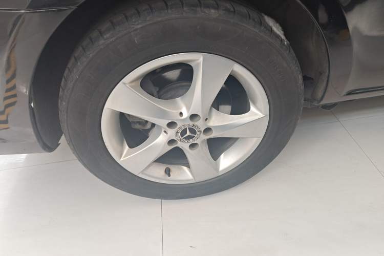 Used Mercedes-Benz Vito 2018 2.0T Elite Version 7 Seats China VI Emission Standard
