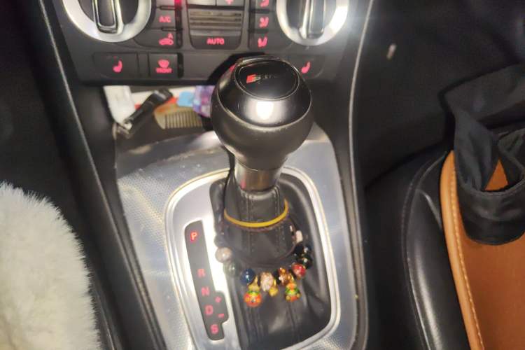 Used Audi Q3 2015 35 TFSI quattro Technology Edition Gear Lever