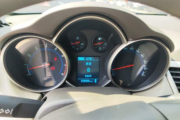 Used Chevrolet Cruze 2015 1.5L Classic SL MT Instrument Cluster