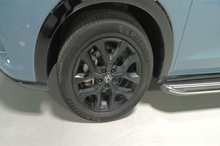 Used Honda ZR-V 2023 2.0L eHEV Sharp - Deluxe Edition Left Front Wheel Hub