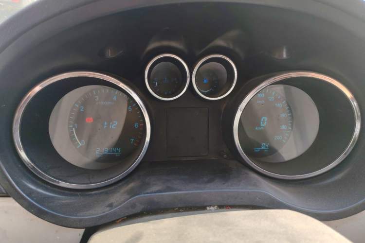 Used CHANGAN KAICHENG Ruixing M90 2018 2.0L Value-Added High-Roof Double-Door 6-Seater 4G94S Instrument Cluster