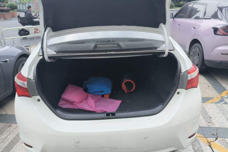 Used Toyota Corolla 2017 1.2T CVT GL-i Leather Edition Trunk