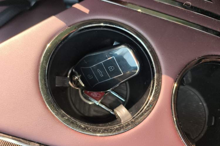 Used SOL X8 PLUS 2023 1.5 TGDI DCT Smart Edition 7-Seater