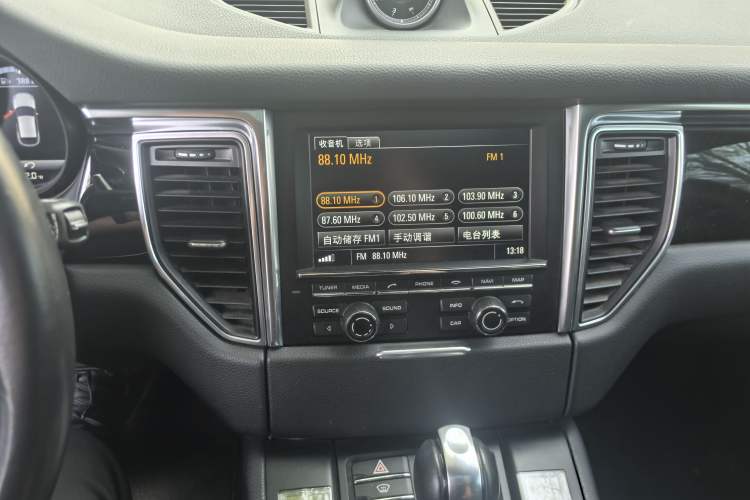 Used Porsche Macan 2016 Macan S 3.0T Audio And AC Panel