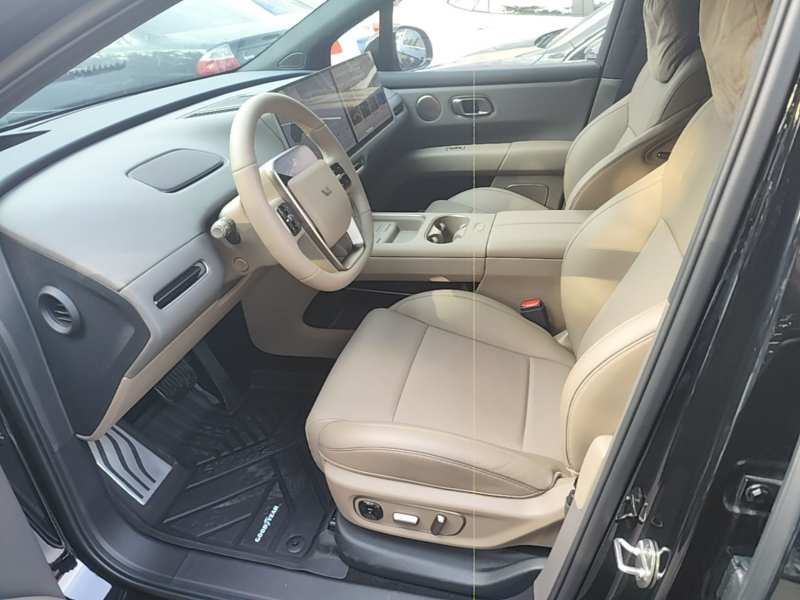 Used Li Auto i6 2025 Model Two-Wheel-Drive Standard Type — 14