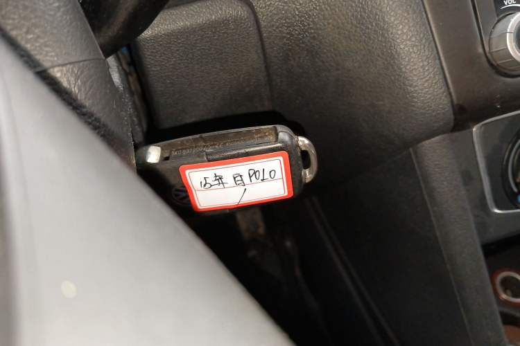 Used Volkswagen Polo 2014 1.6L Automatic Comfort Edition Interior 1