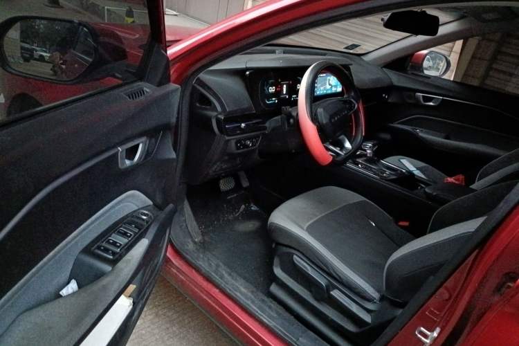 Used Baojun RC-6 2019 1.5T CVT Elite Version with 24-Hour Online Service