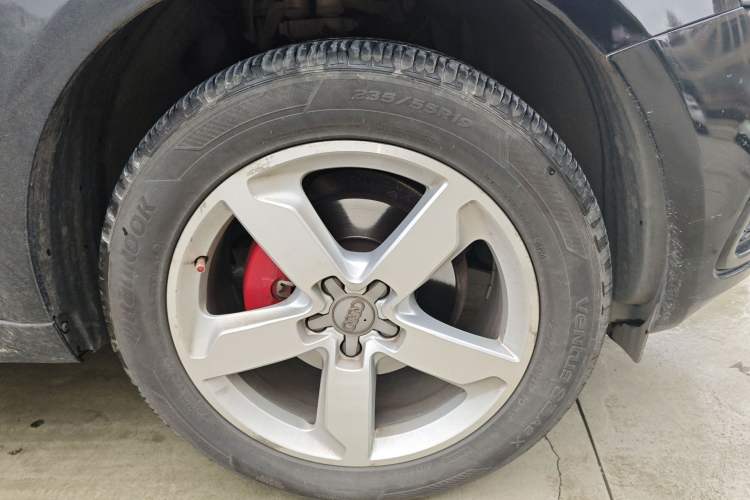 Used Audi Q5 2017 Plus 40 TFSI Technology Model Right Front Wheel Hub