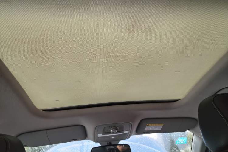 Used Roewe RX5 2016 30T Two-Wheel Drive Automatic Internet Smart Edition