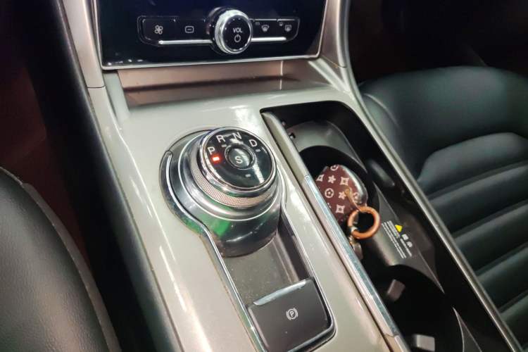 Used Ford Mondeo 2020 EcoBoost 180 Stylish Model Gear Lever