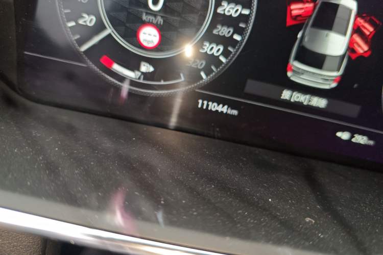 Used Land Rover Range 2019 3.0 SC V6 Grand Edition Odometer Close Up