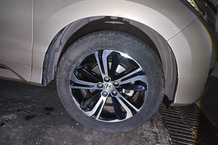 Used Honda UR-V 2017 370TURBO Four-Wheel Drive Prestige Edition China V Right Front Wheel Hub