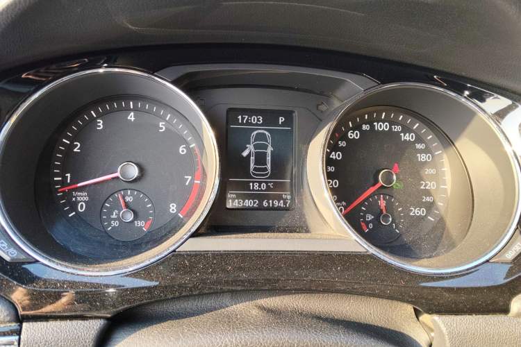 Used Volkswagen Sagitar 2018 280TSI DSG Comfort Model Instrument Cluster