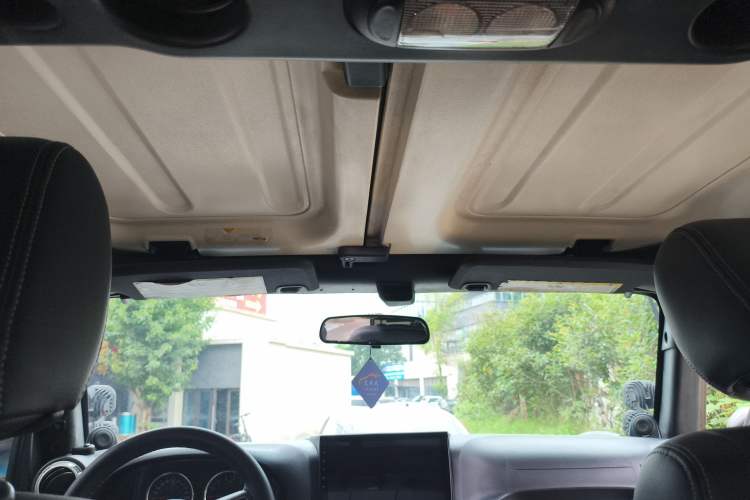 Used Jeep Wrangler 2012 3.6L Sahara Four-Door Edition