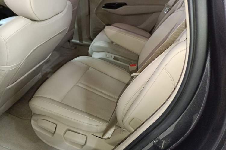 Used Wuling Victory 2020 1.5T CVT Flagship Edition Left Rear Seat