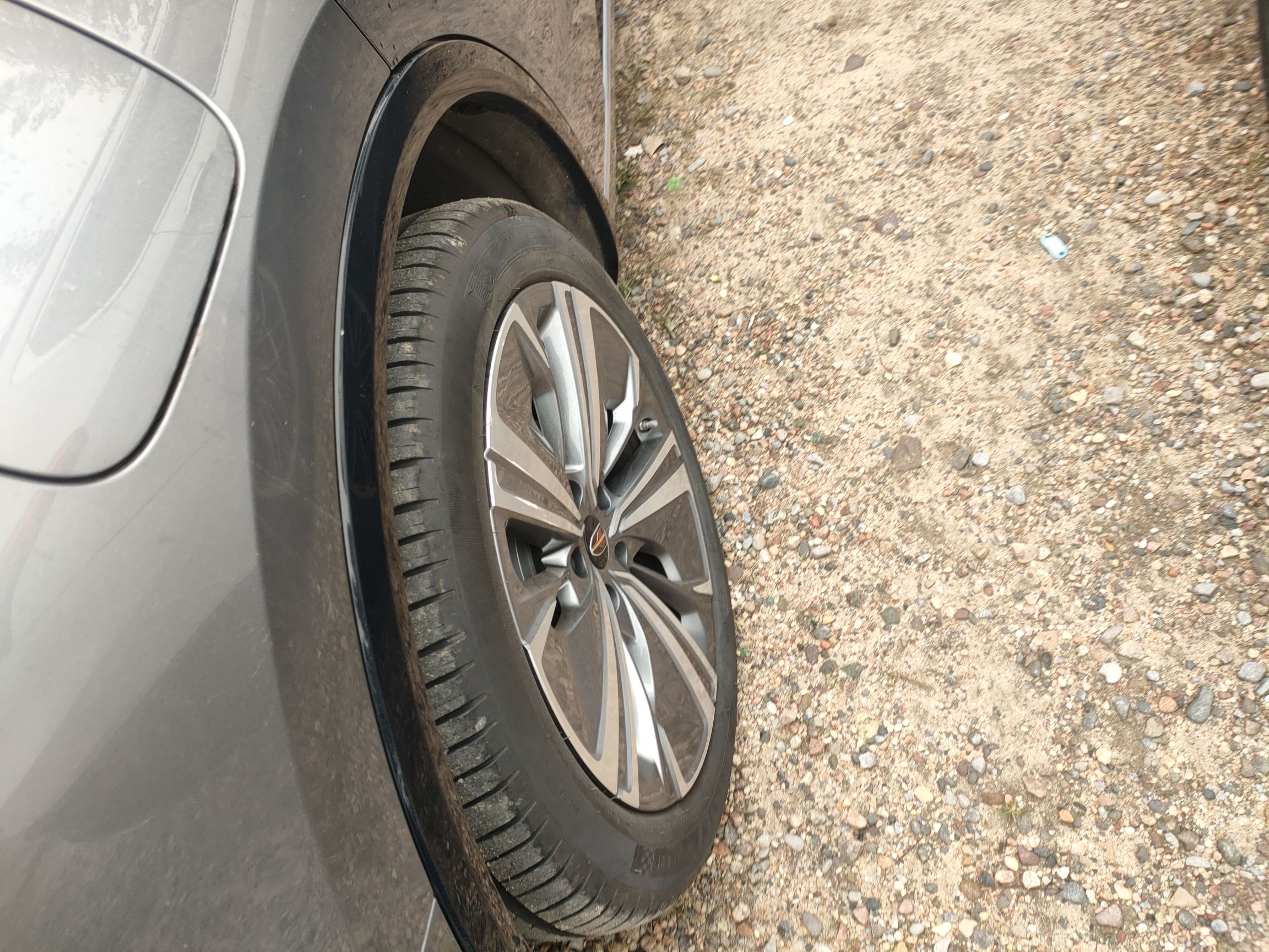 Hongqi E-HS9 2022 690 km Range Flagship Edition Six Seats — снимка 11