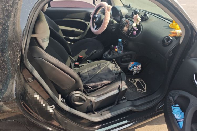 Used smart fortwo 2015 1.0L 52 kW Hardtop Passion Edition Left Rear Seat