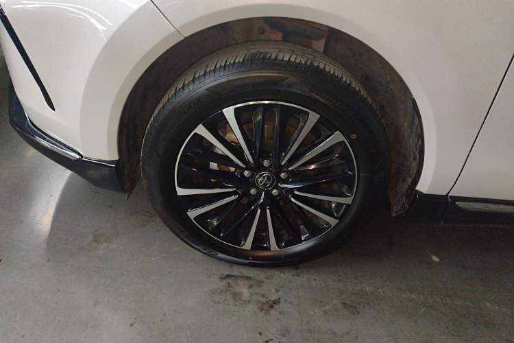 Used Toyota Venza 2023 2.0L CVT Two-Wheel Drive Prestige Version