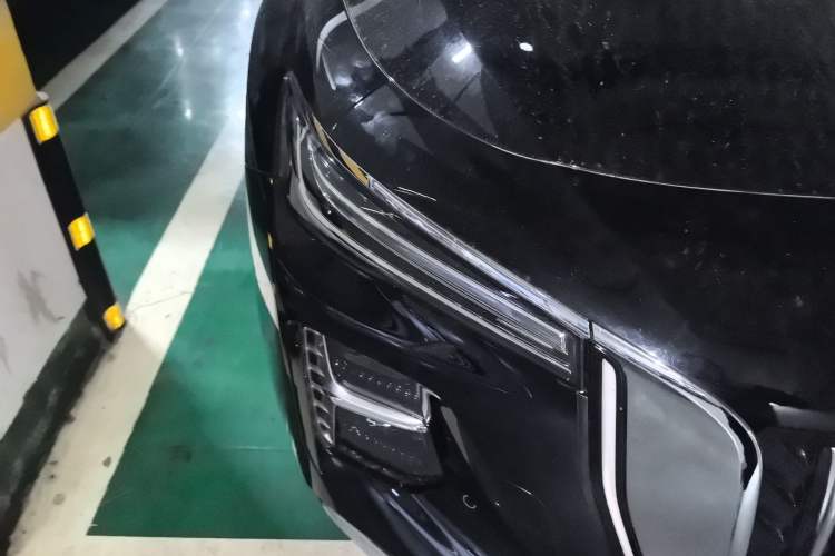 Used Hongqi H5 PHEV 2025 130 Super Hybrid Version Right Front Headlight