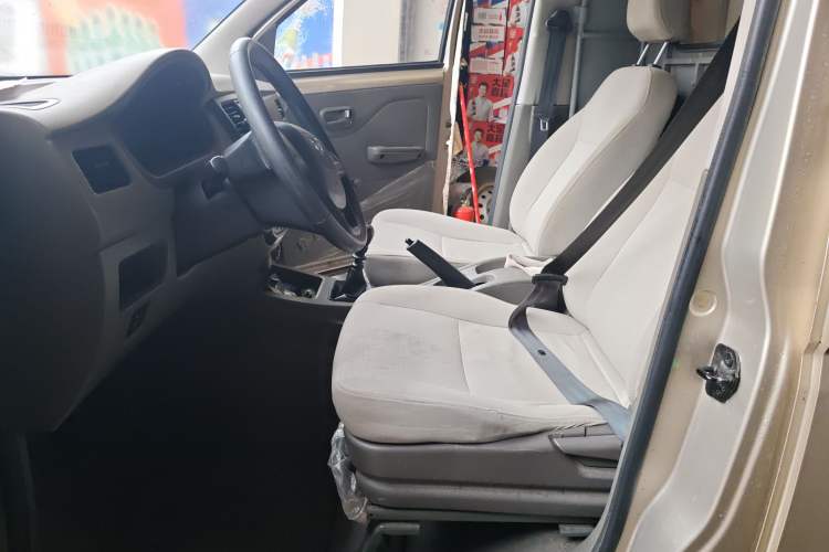 Used Wuling Rongguang V 2019 1.5L Window-Sealed Utility Model China VI LAR Left Front Seat