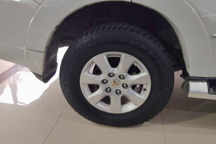 Used Mitsubishi Pajero 2018 3.0L Automatic Standard Edition Right Rear Wheel Hub