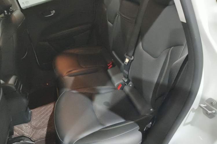 Used Jeep Compass 2019 200T Automatic Family Edition - Connected Large Screen Version
