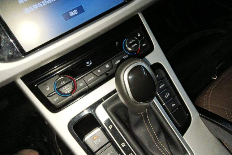 Used Geely Auto Emgrand X7 Sport 2016 1.8TD Automatic ZhiZun Version
