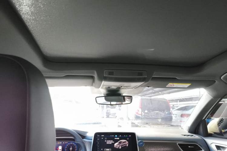 Used Volkswagen T-ROC 2024 300TSI DSG Two-Wheel-Drive Chen Guang Edition