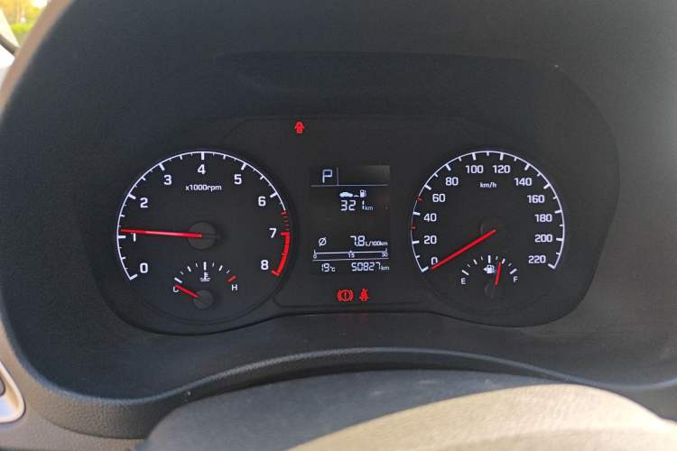 Used Hyundai Verna (new generation) 2016 1.4L Automatic Cool Edition GLS Instrument Cluster