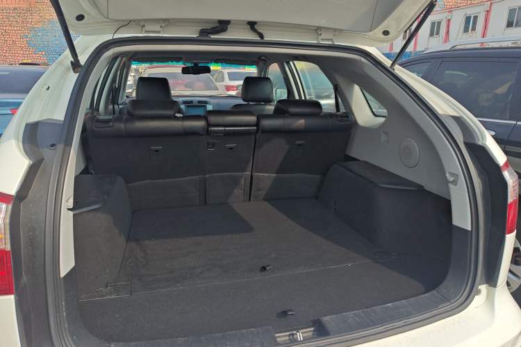 Used BYD S6 2014 2.0L Manual Luxury 5-Seater
