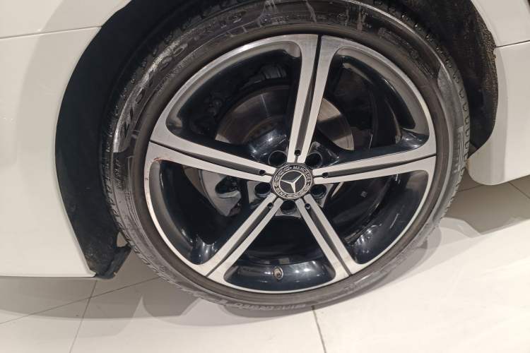 Used Mercedes-Benz CLS 2020 CLS 300 Luxury Model Right Rear Wheel Hub