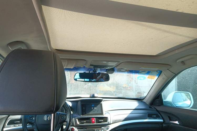 Used Honda Crosstour 2014 2.4L Luxury Edition Headliner