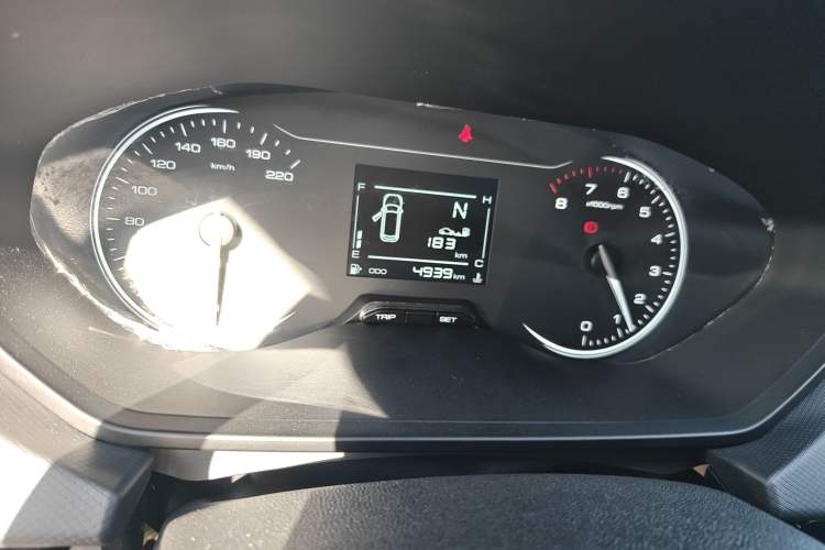 Used Wuling Alvez 2022 1.5L Manual Free-Style Model