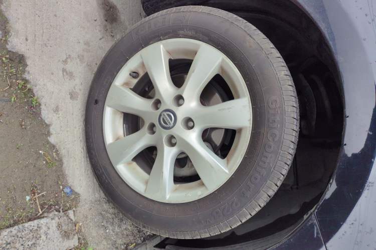 Used Nissan Tiida 2011 1.6L CVT Comfort Model Right Front Wheel Hub