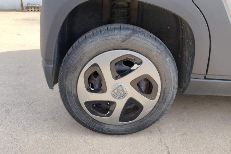 Used Baojun E100 2019 250KM Smart Drive Edition Right Rear Wheel Hub