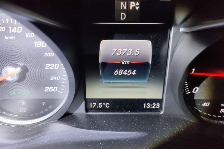 Used Mercedes-Benz V-Class 2017 V 260 Avantgarde Edition