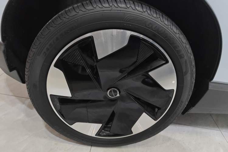 Used Volvo EX30 2025 Rear-Drive Long-Range Version Ultra
